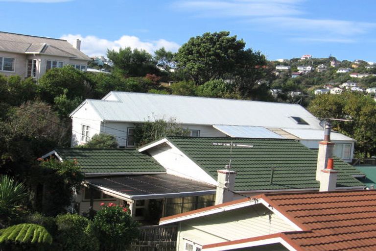 Photo of property in 118 Tauhinu Road, Miramar, Wellington, 6022