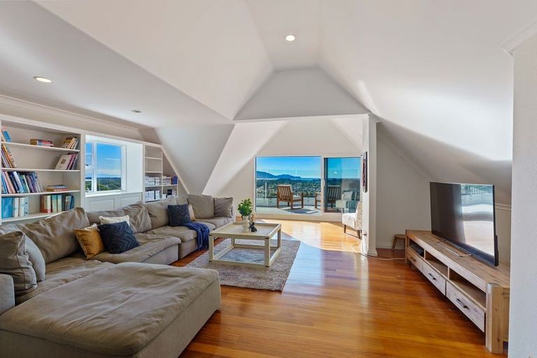 Photo of property in 105 Winara Avenue, Waikanae, 5036