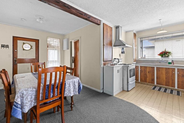 Photo of property in 24 Avenue Road, Greenmeadows, Napier, 4112