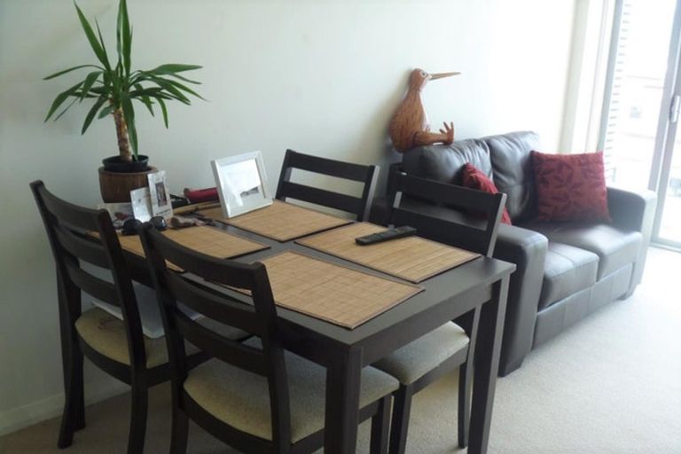 Photo of property in Monvie Apartments, 804/15 Holland Street, Te Aro, Wellington, 6011