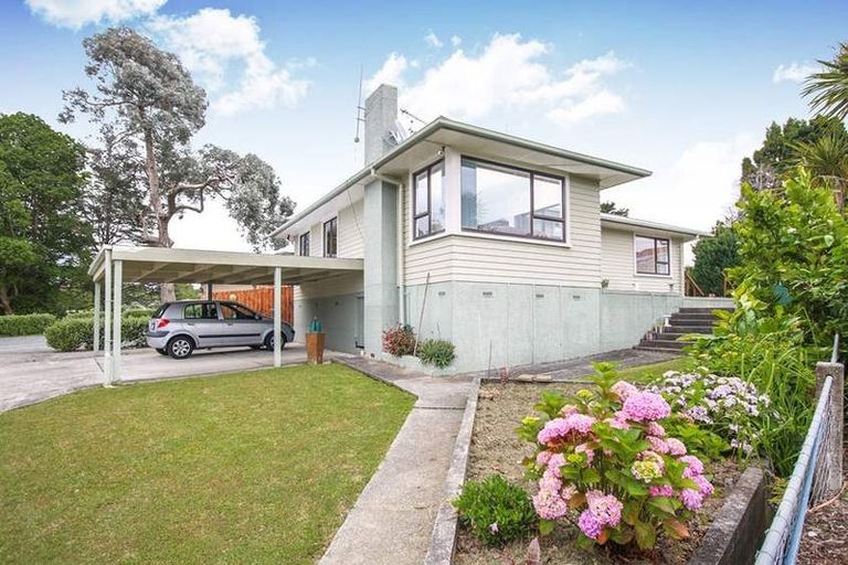 Photo of property in 25 Cutler Street, New Lynn, Auckland, 0600