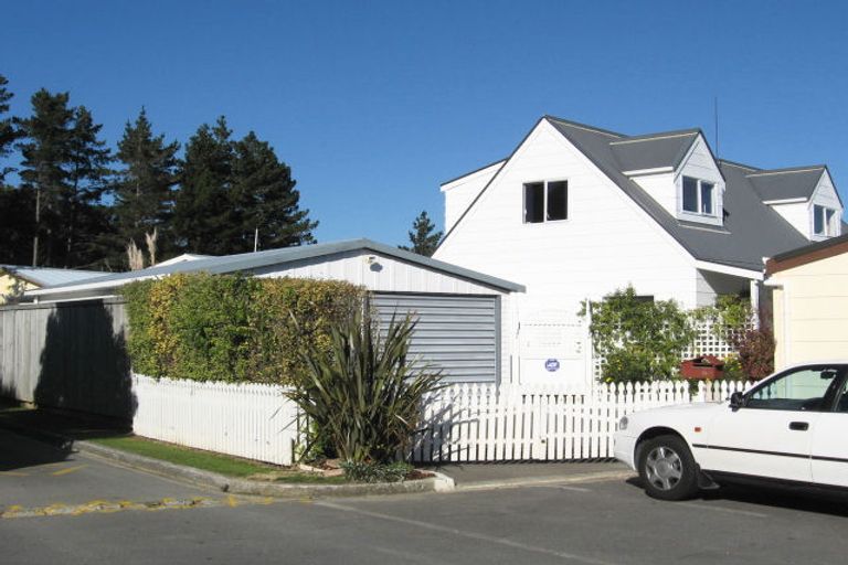 Photo of property in 13a Mcmanaway Grove, Stokes Valley, Lower Hutt, 5019
