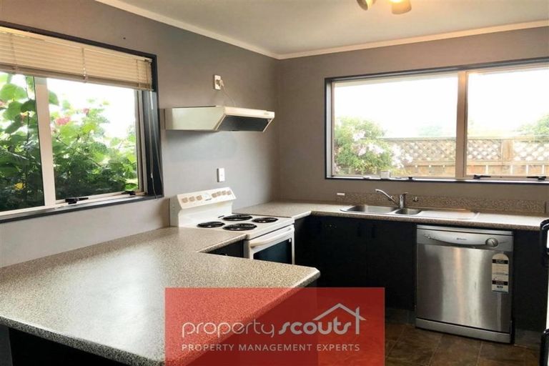 Photo of property in 9 Fantome Place, Whalers Gate, New Plymouth, 4310