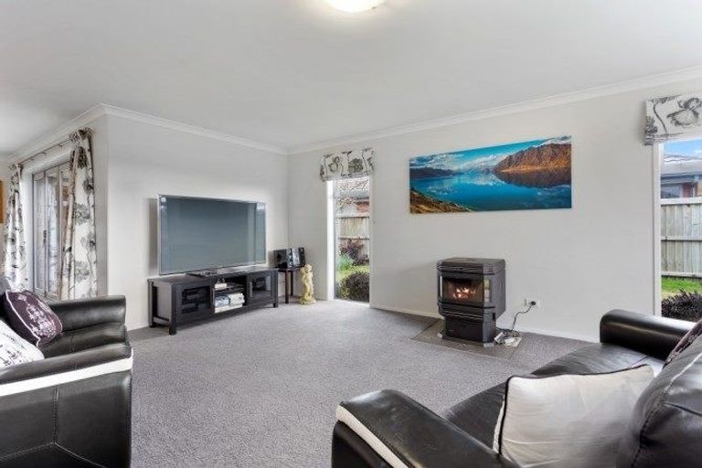 Photo of property in 59 Huntingdon Drive, Rangiora, 7400