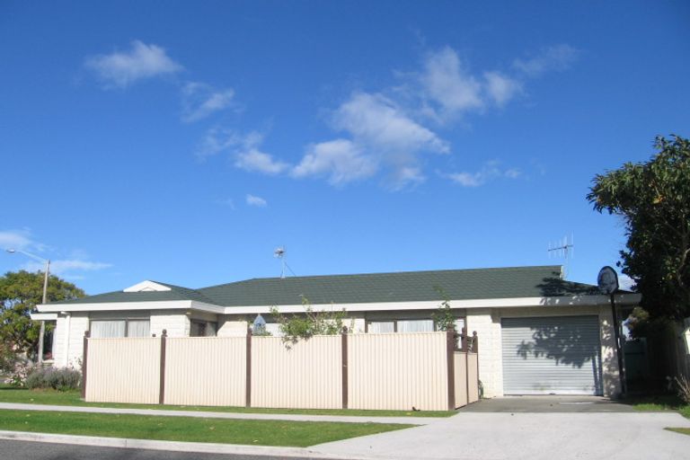 Photo of property in 15 Osier Road, Greenmeadows, Napier, 4112
