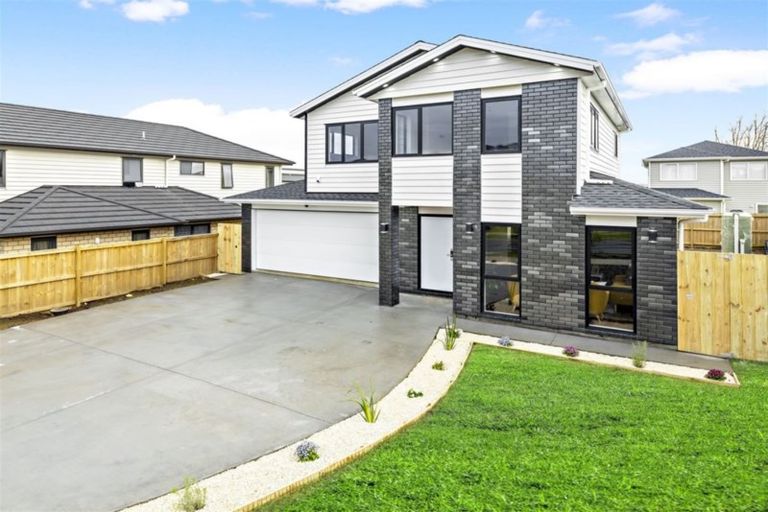 Photo of property in 7 Te Aramanu Crescent, Papakura, 2110