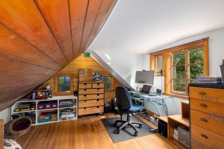 Photo of property in 38 Voelas Road, Lyttelton, 8082