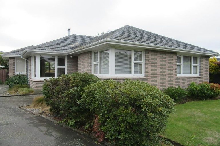 Photo of property in 4 Fairmile Place, Russley, Christchurch, 8042