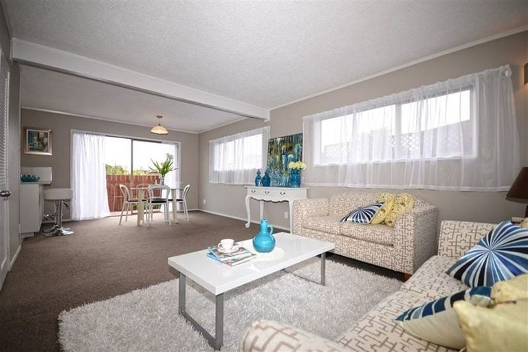 Photo of property in 3/1a Amberley Avenue, Te Atatu South, Auckland, 0610