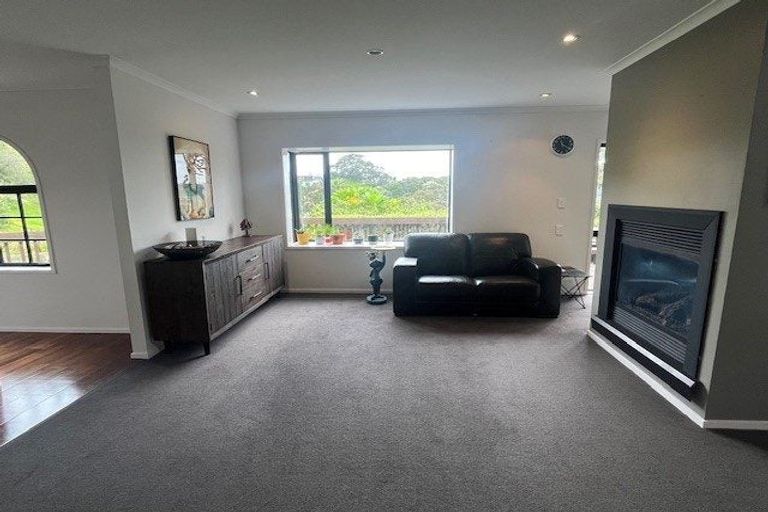 Photo of property in 62 Somerville Road, Shelly Park, Auckland, 2014