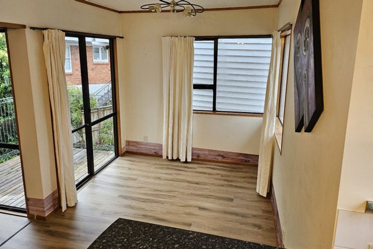 Photo of property in 30 Penning Road, Castor Bay, Auckland, 0620