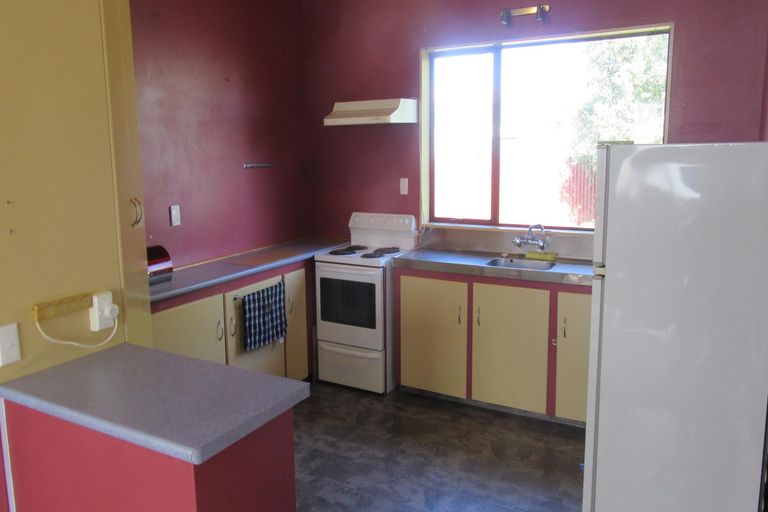 Photo of property in 90 Rhodes Street, Waimate, 7924