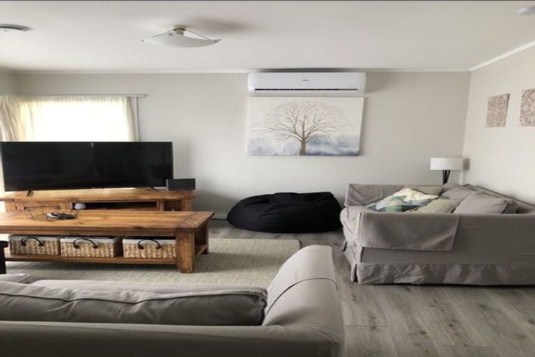 Photo of property in 61 Luton Avenue, Sunnyhills, Auckland, 2010