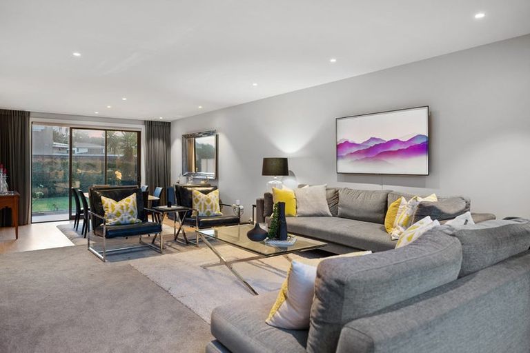 Photo of property in 9 Craig Road, Milford, Auckland, 0620