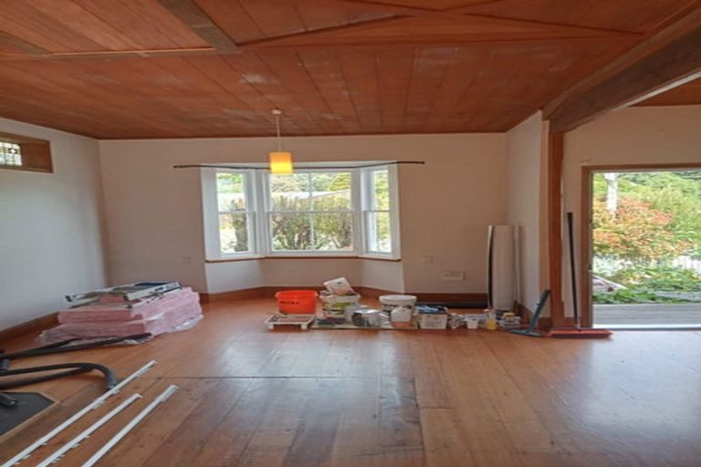 Photo of property in 43 Cornwall Road, Lyttelton, 8082