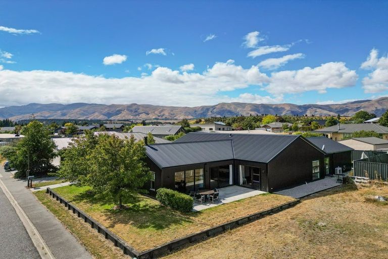 Photo of property in 15 Alice Burn Drive, Luggate, Wanaka, 9383