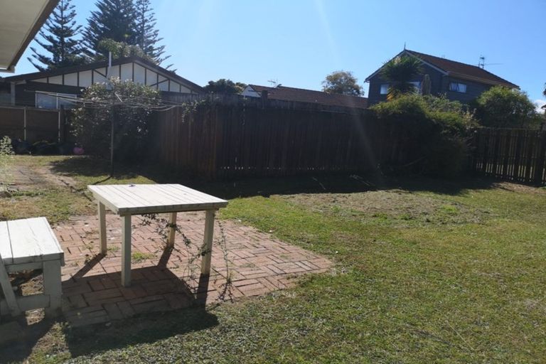 Photo of property in 3/7 Highland Park Drive, Highland Park, Auckland, 2010