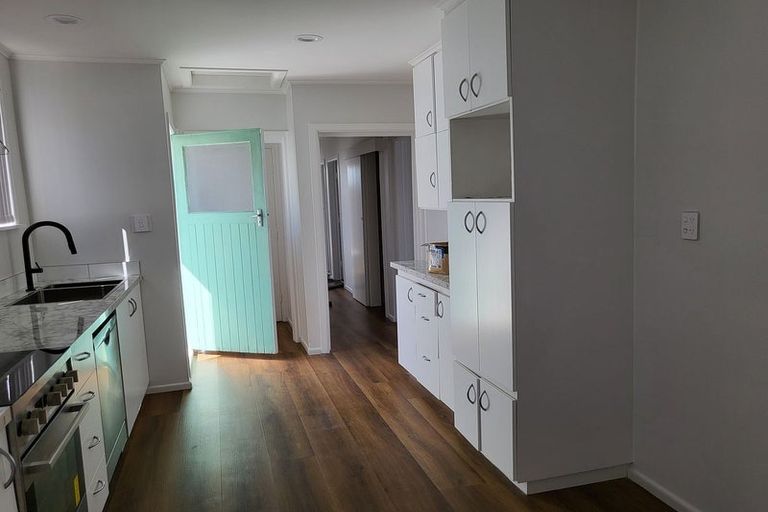 Photo of property in 4a Ngahina Street, Paraparaumu, 5032