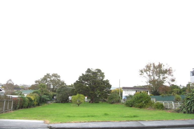 Photo of property in 74 Marine Parade, Mellons Bay, Auckland, 2014