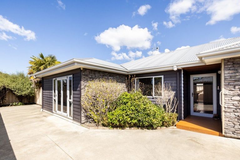 Photo of property in 101a Taradale Road, Onekawa, Napier, 4110