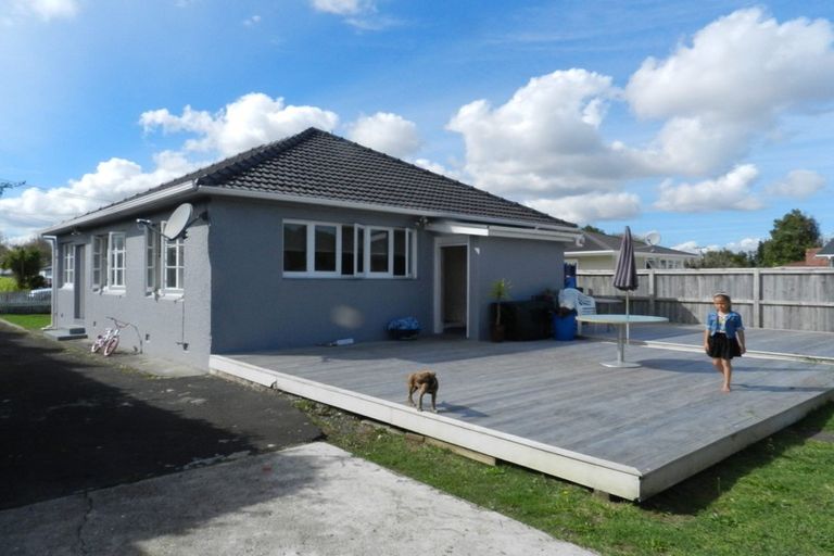 Photo of property in 9 Waterview Road, Favona, Auckland, 2024