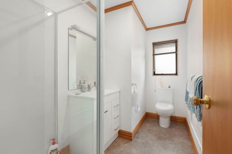 Photo of property in 2/4 Wai-iti Crescent, Woburn, Lower Hutt, 5010