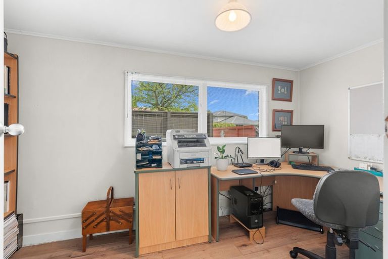 Photo of property in 10 Powell Crescent, Ilam, Christchurch, 8041