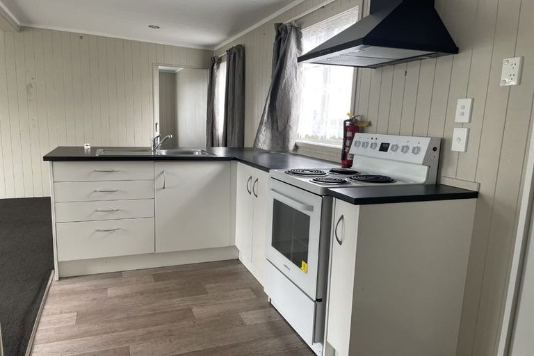 Photo of property in 2 Caserta Place, Clover Park, Auckland, 2023