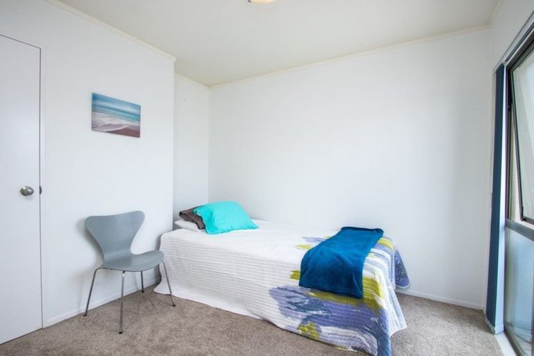 Photo of property in 32/120 Beach Haven Road, Beach Haven, Auckland, 0626