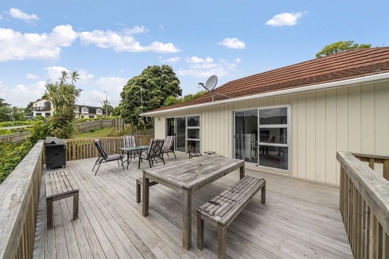 Photo of property in 39 Aniseed Grove, Timberlea, Upper Hutt, 5018