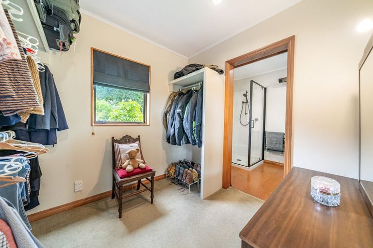 Photo of property in 16 Jocelyn Crescent, Pinehaven, Upper Hutt, 5019