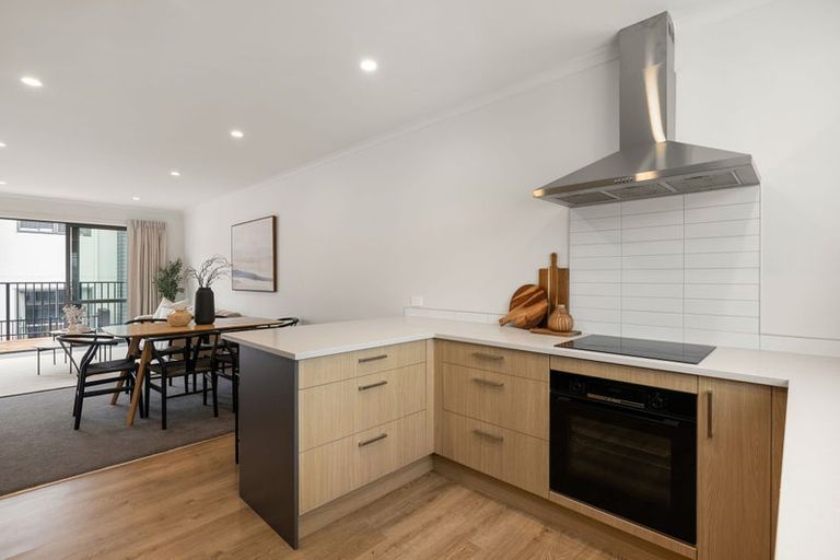 Photo of property in 6 Ruakiwi Road, Hamilton Lake, Hamilton, 3204