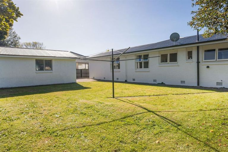 Photo of property in 122 Glandovey Road, Strowan, Christchurch, 8052