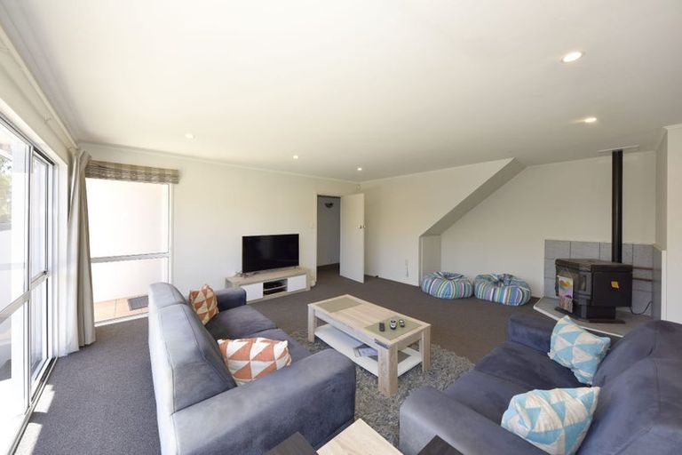 Photo of property in 389 Yaldhurst Road, Russley, Christchurch, 8042