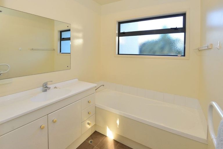 Photo of property in 7c Puriri Avenue, Orewa, 0931