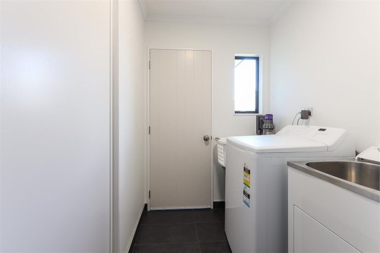 Photo of property in 9 Caulfield Place, Pukehangi, Rotorua, 3015