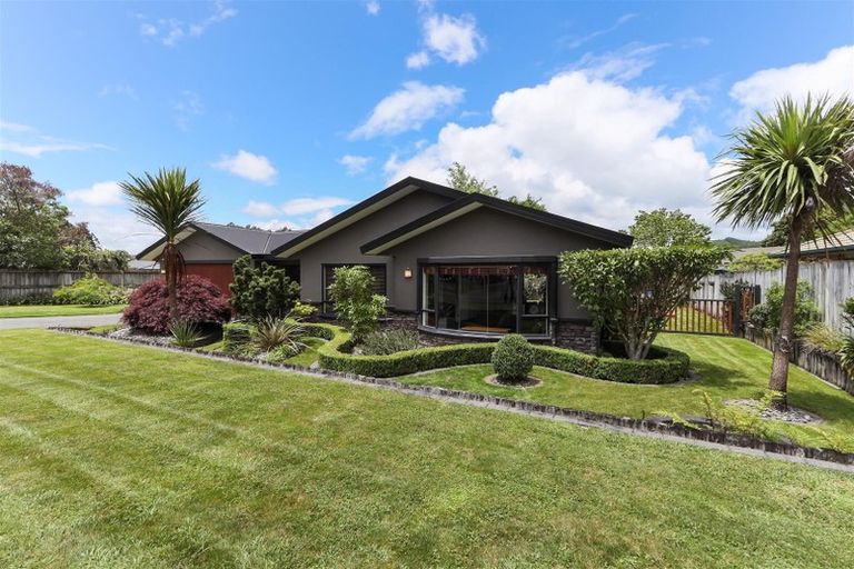 Photo of property in 9 Caulfield Place, Pukehangi, Rotorua, 3015