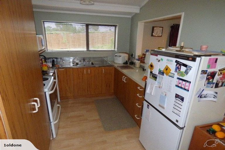 Photo of property in 90 Upper Orewa Road, Wainui, Silverdale, 0992