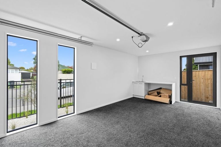 Photo of property in 2/25 Winters Road, Redwood, Christchurch, 8051