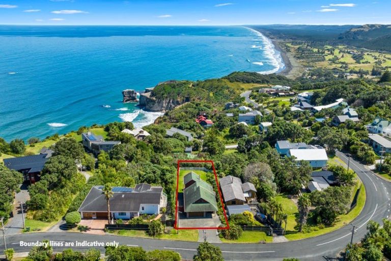 Photo of property in 73 Waitea Road, Muriwai, Waimauku, 0881