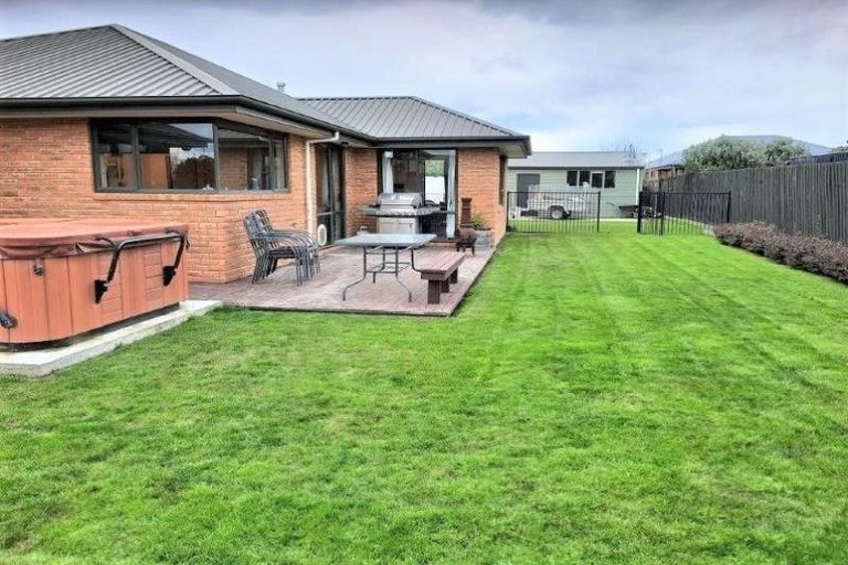 Photo of property in 12a Pentecost Road, Rangiora, 7400