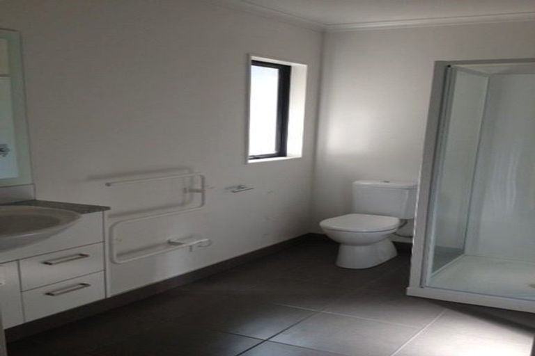 Photo of property in 36 Tiriwa Drive, Massey, Auckland, 0614