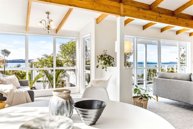 Photo of property in 68 Spinnaker Drive, Te Atatu Peninsula, Auckland, 0610