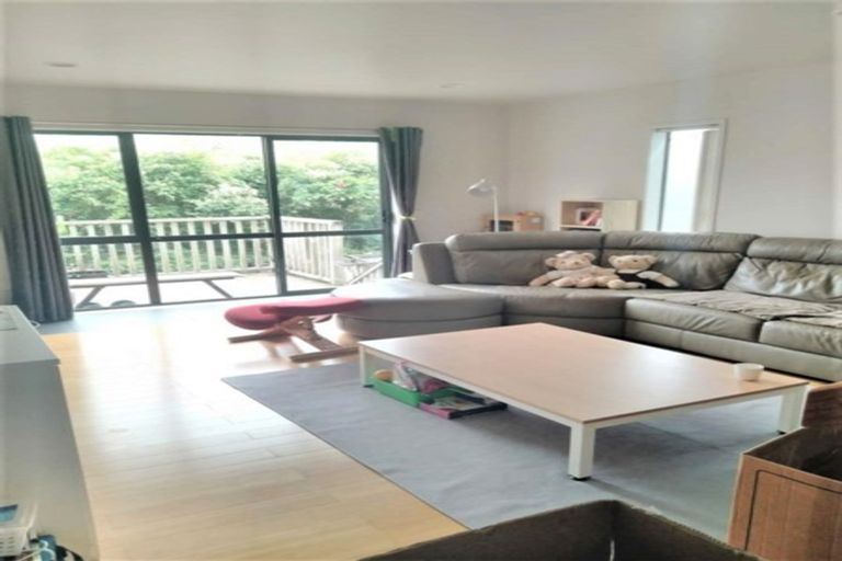 Photo of property in 693 East Coast Road, Browns Bay, Auckland, 0630