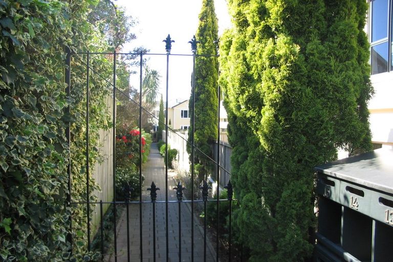 Photo of property in 15/28 Hobson Street, Thorndon, Wellington, 6011