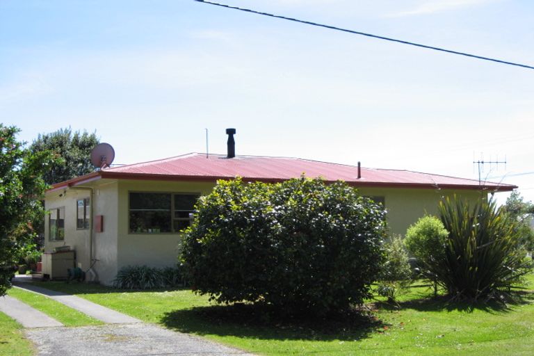 Photo of property in 1/3 Stafford Street, Westport, 7825