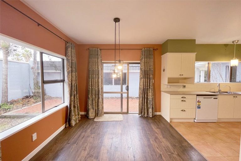 Photo of property in 19 Mcinnes Place, Queenwood, Hamilton, 3210