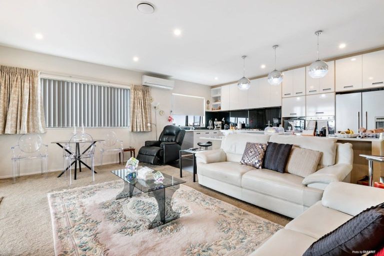 Photo of property in 21 Woodridge Drive, Stanmore Bay, Whangaparaoa, 0932