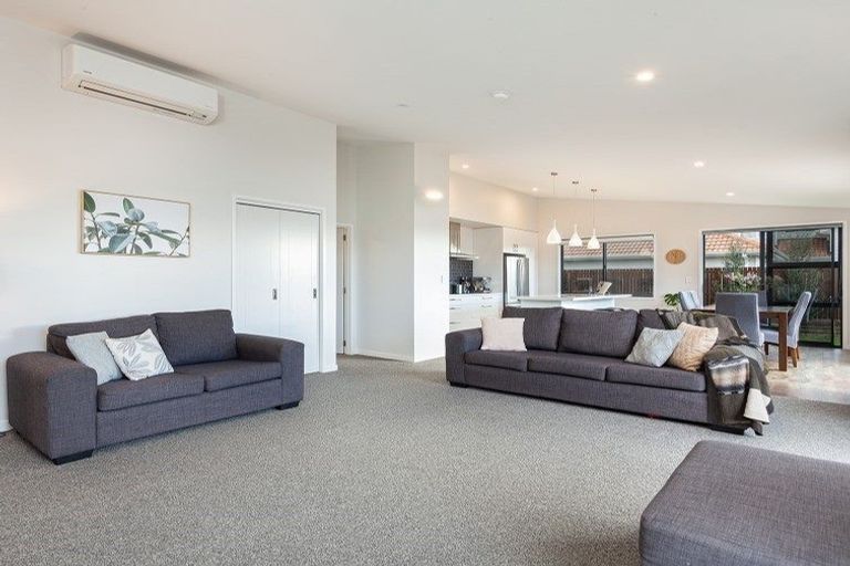 Photo of property in 1320b Papamoa Beach Road, Papamoa Beach, Papamoa, 3118