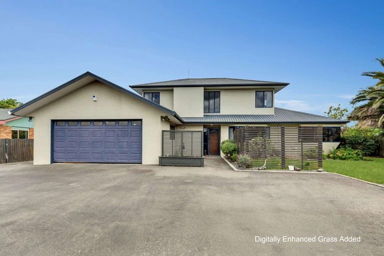 Photo of property in 14a Carthew Street, Feilding, 4702